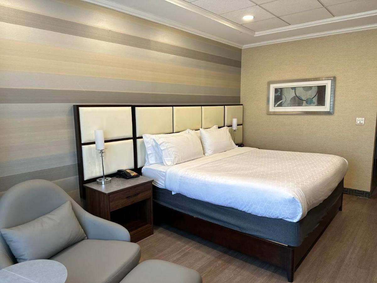 Holiday Inn Plainview-Long Island By Ihg מראה חיצוני תמונה
