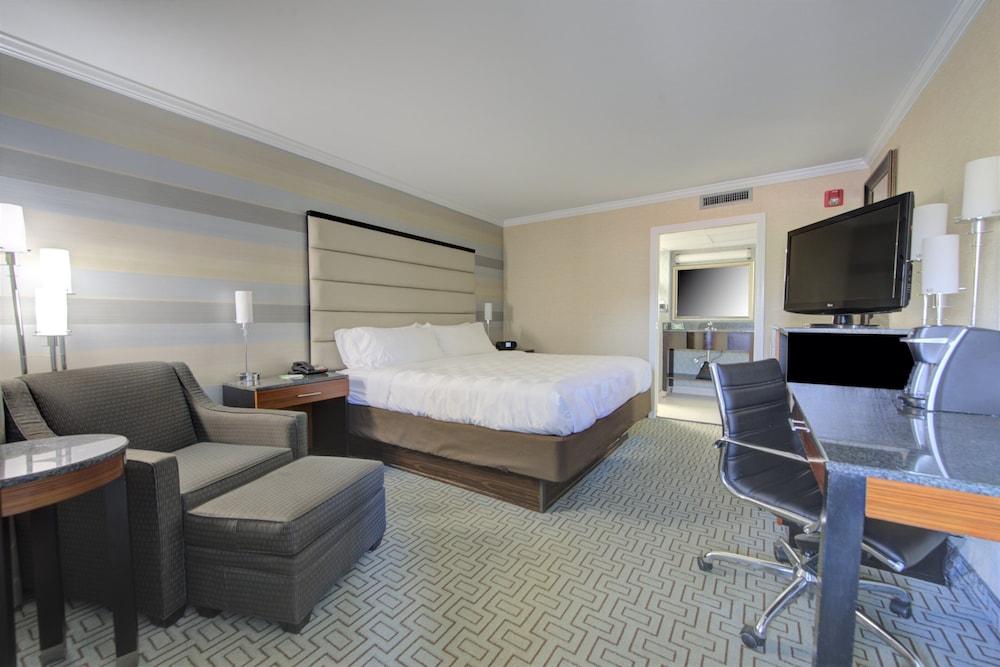 Holiday Inn Plainview-Long Island By Ihg מראה חיצוני תמונה